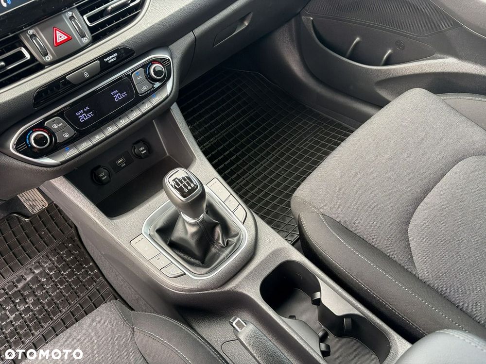 Hyundai i30 1.5 T-GDI 48V Smart - 19