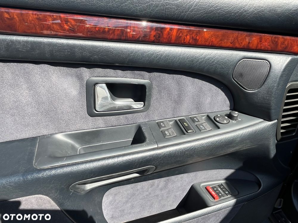 Audi A8 4.2 Quattro Tiptronic - 37