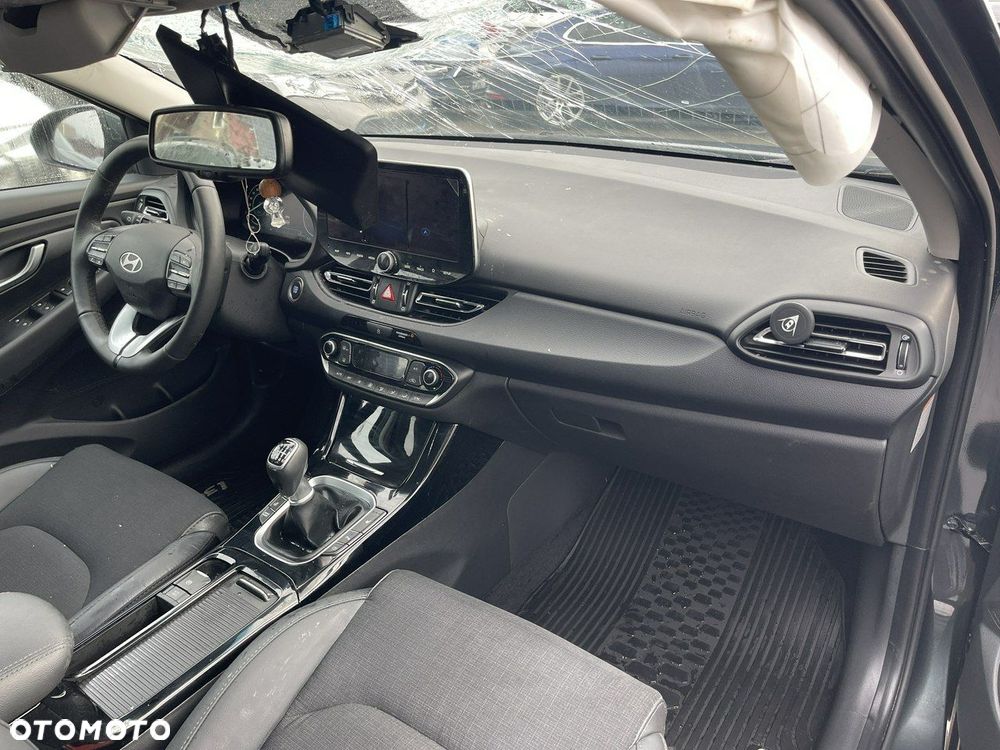 Hyundai i30 1.5 T-GDI 48V-Hybrid Advantage - 11