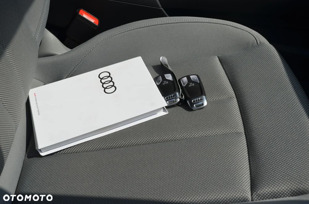 Audi A4 ver-avant-35-tdi-s-tronic-s-line - 10