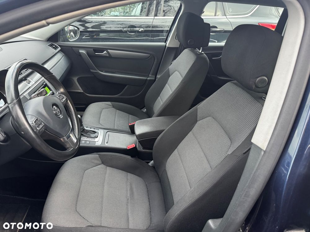 Volkswagen Passat 2.0 TDI DPF DSG Highline - 22