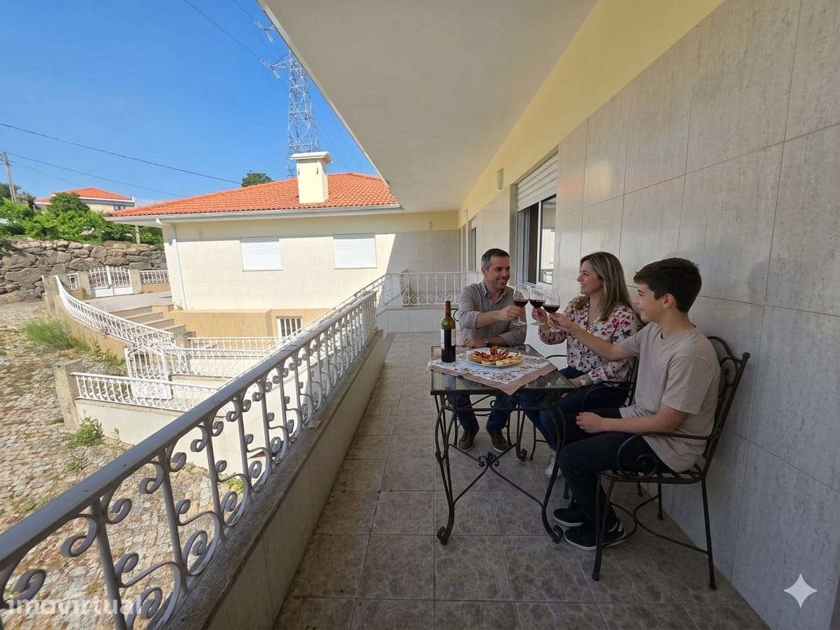 Andar moradia, numa propriedade de 4 habitações,  em Abragão, Penafiel - Grande imagem: 4/19