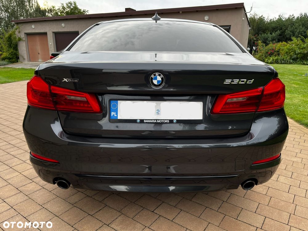 BMW Seria 5 530d xDrive Sport Line sport - 9