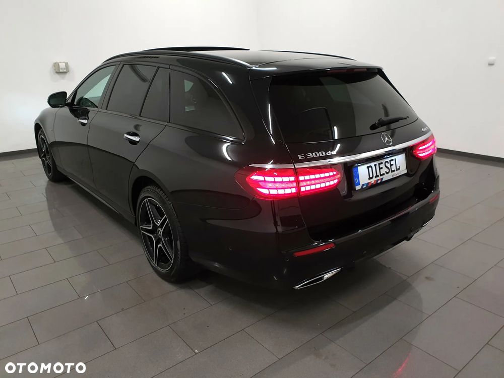 Mercedes-Benz Klasa E 300 de 4Matic 9G-TRONIC AMG Line - 4