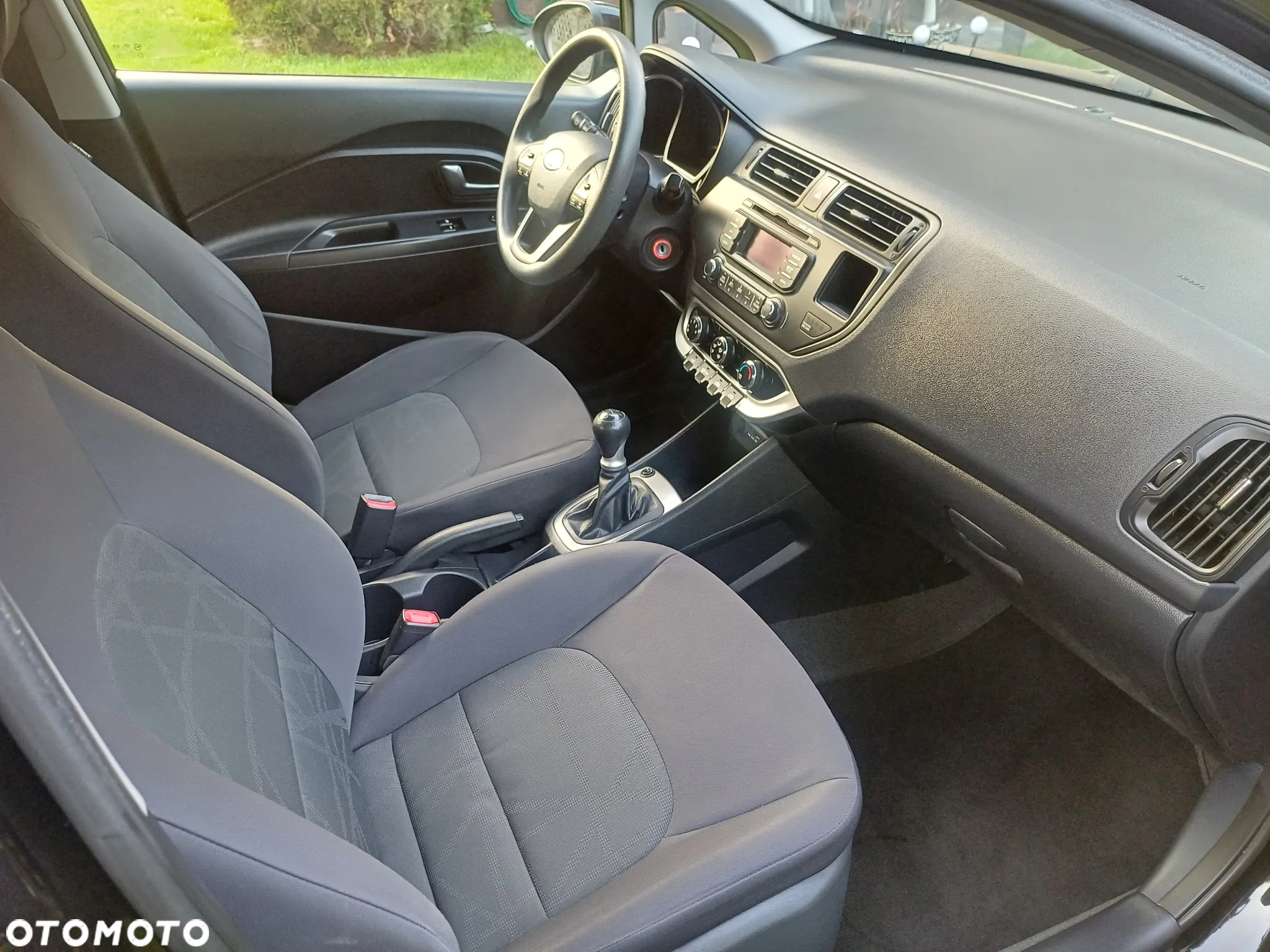 Kia Rio 1.2 Fifa World Cup Edition - 17