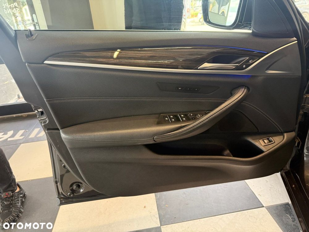 BMW Seria 5 - 21
