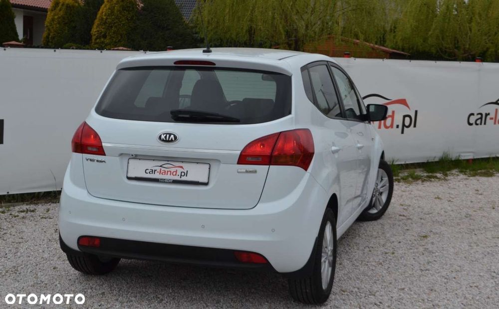 Kia Venga - 16