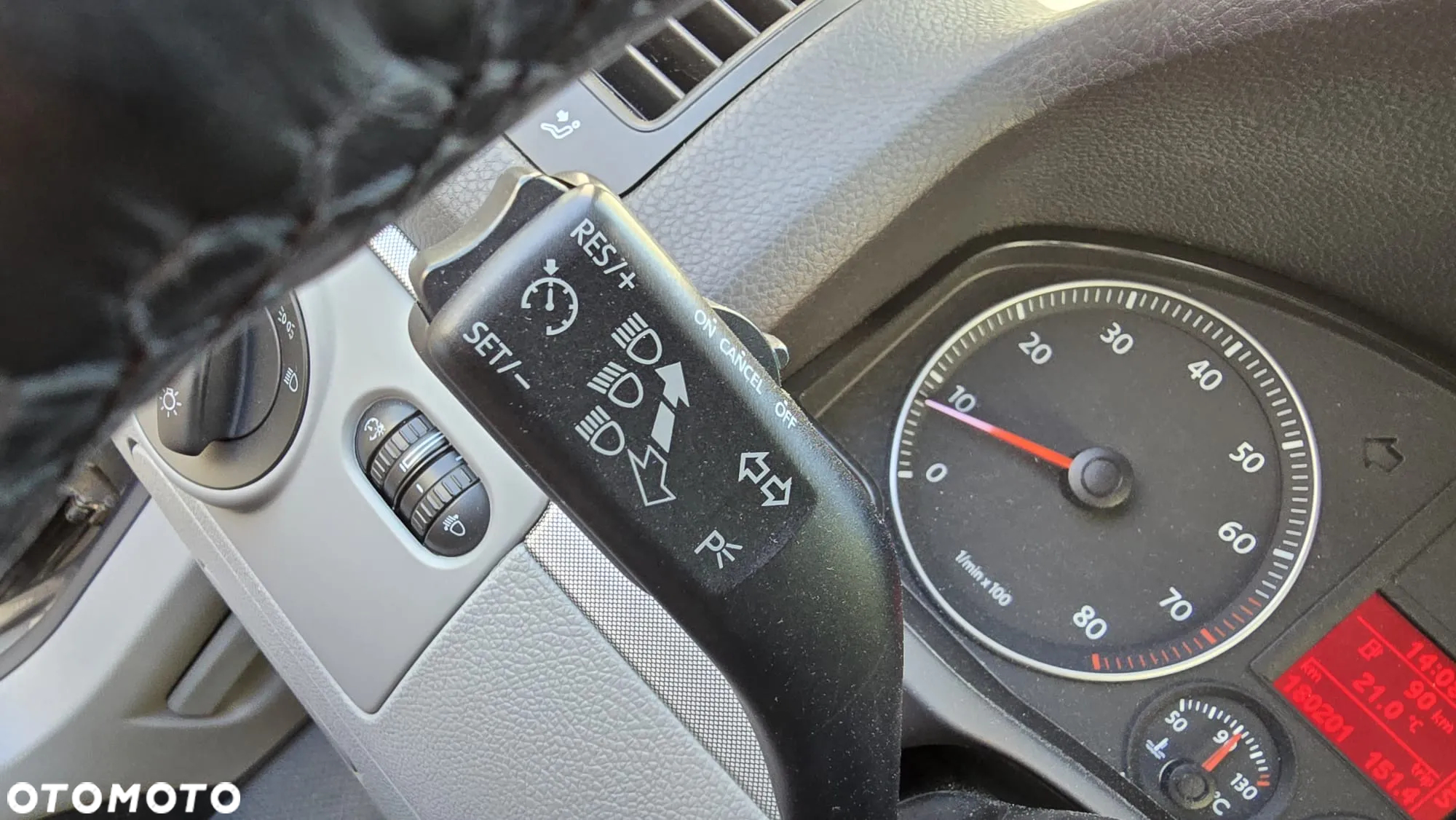 Volkswagen Golf - 16