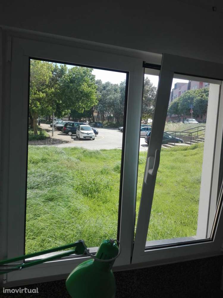 Quarto - localizado em Oeiras Lisbon - Grande imagem: 2/7