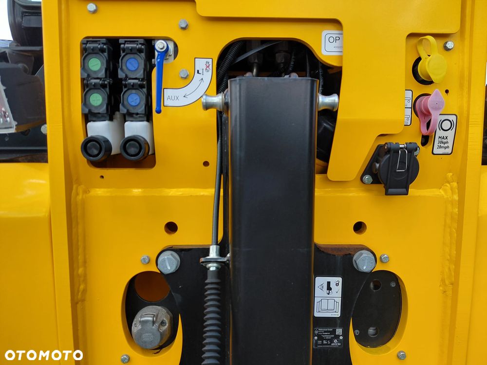 JCB 560-80 Agri Pro - 16