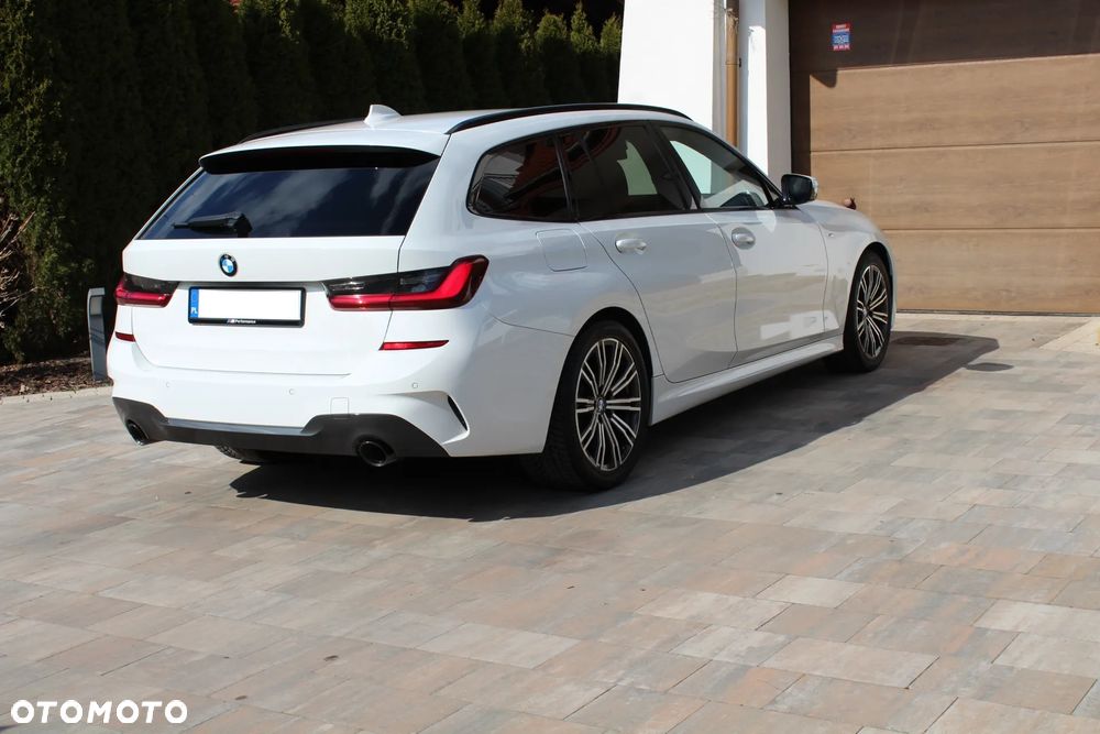 BMW Seria 3 320i M Sport - 8