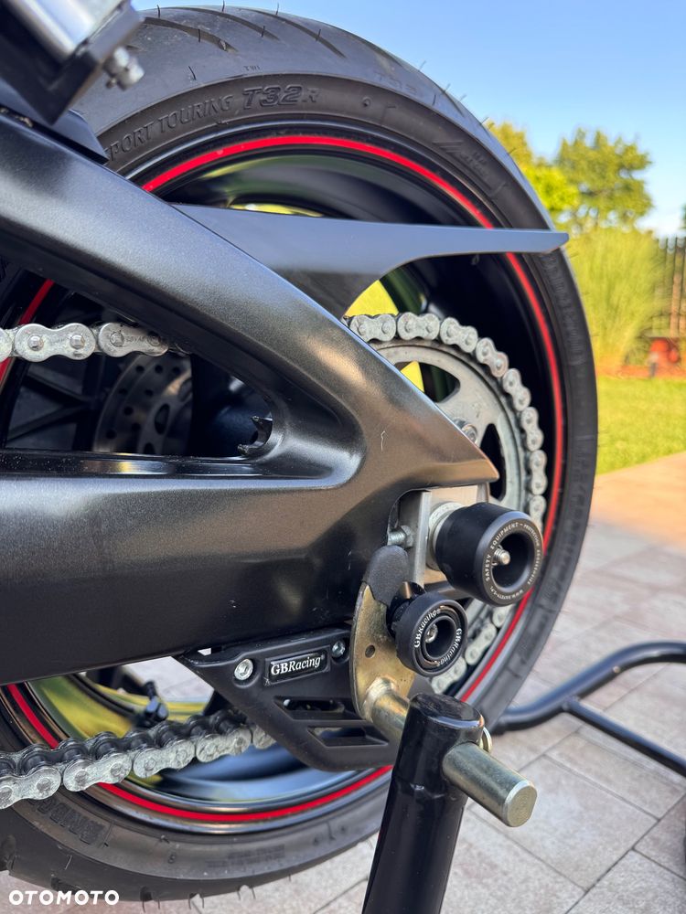 Yamaha FZ - 9