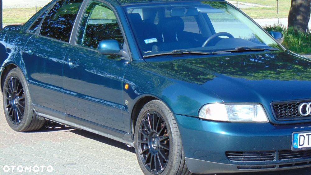Audi A4 Limousine 1.8 - 6