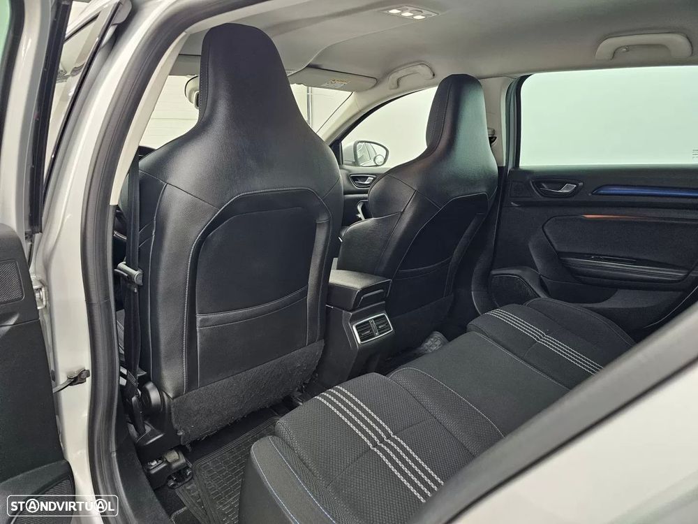 Renault Mégane Sport Tourer 1.5 Blue dCi GT Line EDC - 18