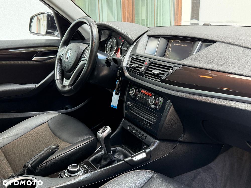 BMW X1 sDrive18d xLine - 36