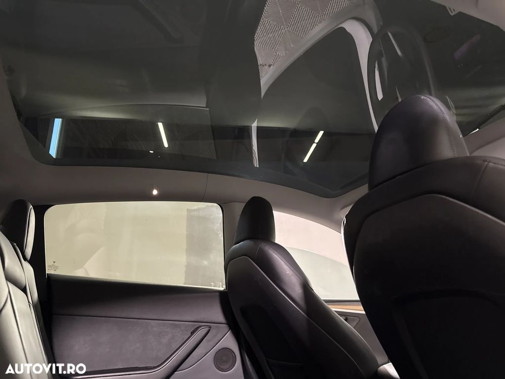 Tesla Model Y AWD Performance - 21
