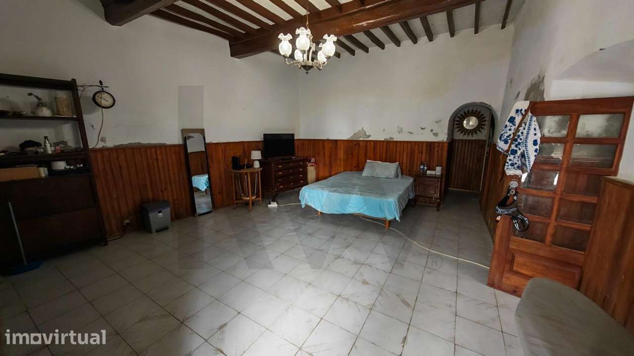 Moradia Tradicional com 338m2 para recuperar com Elevado Potencial no - Grande imagem: 5/60