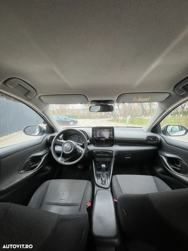 Toyota Yaris 1.5 VVT-i HSD Dynamic Bi-tone - 8