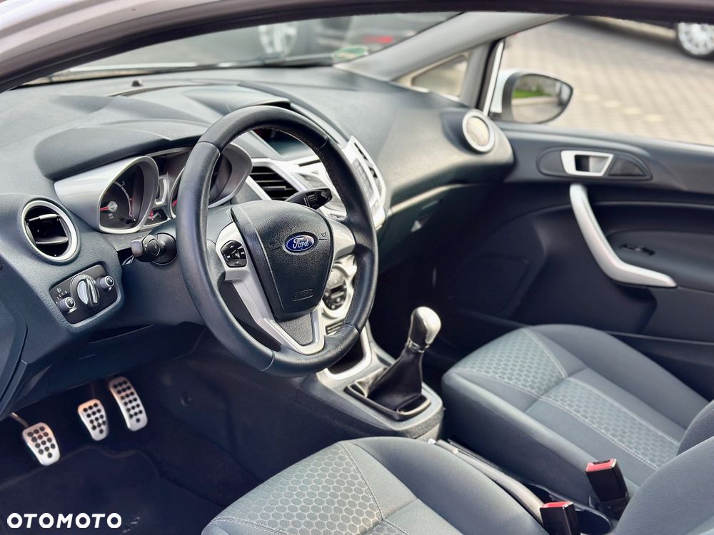 Ford Fiesta 1.4 Titanium EU5 - 19