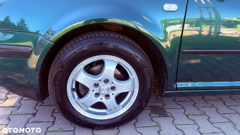 Volkswagen Golf 1.6 Comfortline - 20