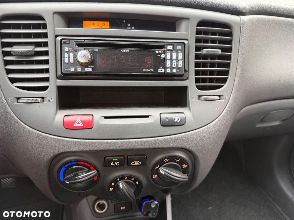 Kia Rio - 7