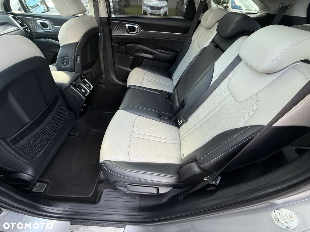 Kia Sorento - 28