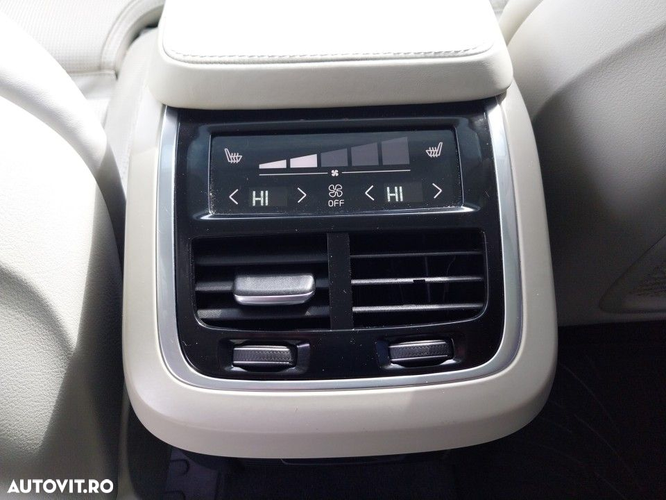 Volvo XC 90 - 21