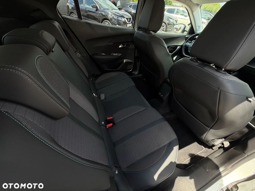 Peugeot 2008 1.5 BlueHDi Allure S&S EAT8 - 23