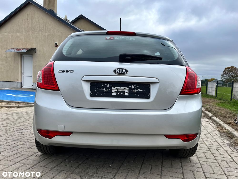 Kia Ceed 2011 photo 5