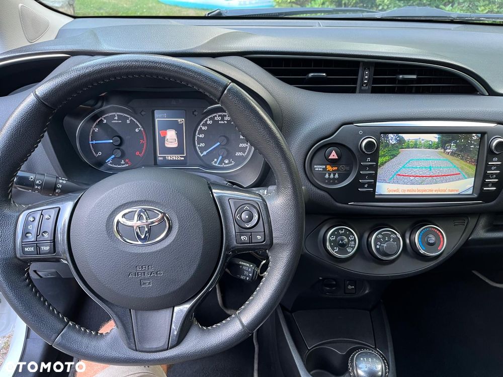Toyota Yaris - 10
