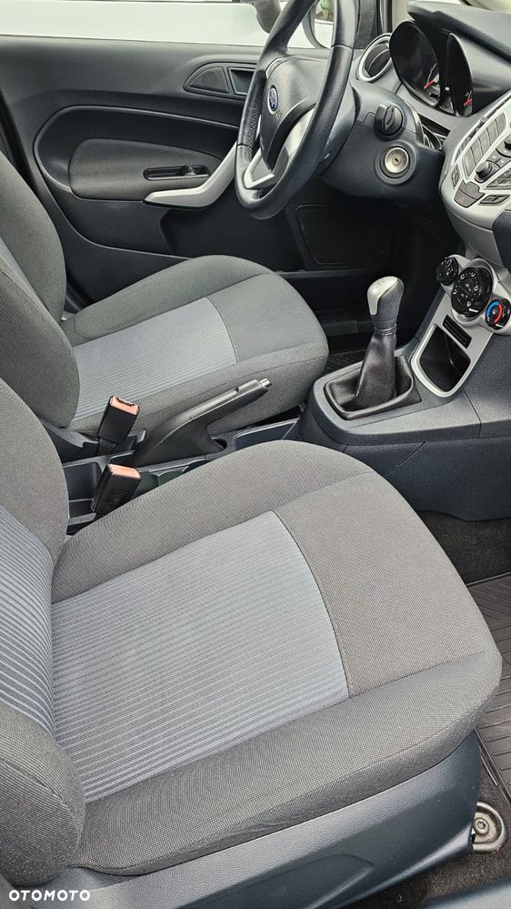 Ford Fiesta - 10
