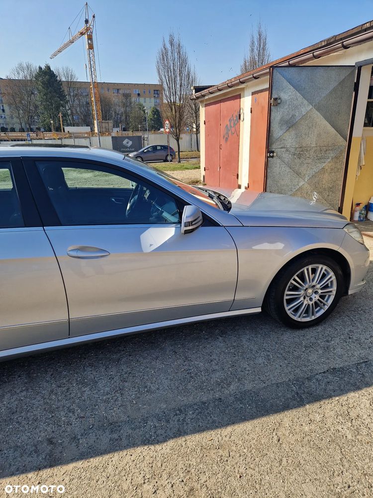 Mercedes-Benz Klasa E 220 CDI DPF BlueEFFICIENCY 7G-TRONIC Elegance - 11