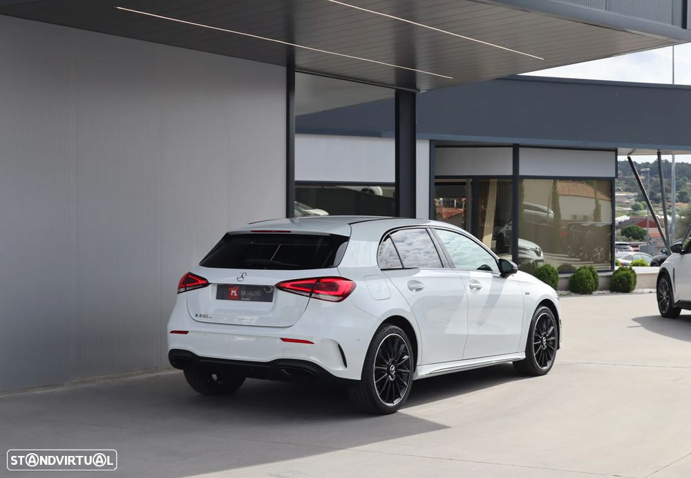 Mercedes-Benz A 250 e 8G-DCT AMG Line - 3