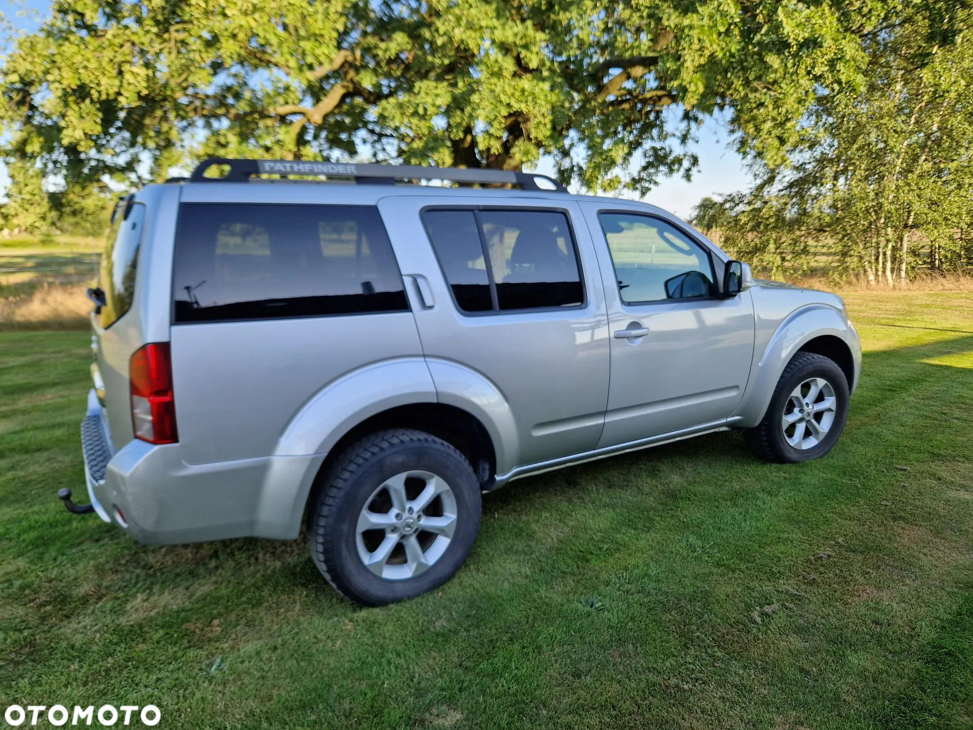 Nissan Pathfinder 2.5 D SE - 3