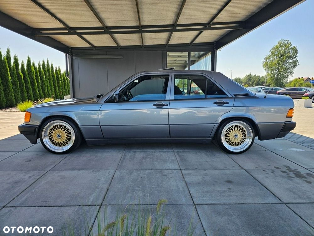 Mercedes-Benz W201 (190) - 9