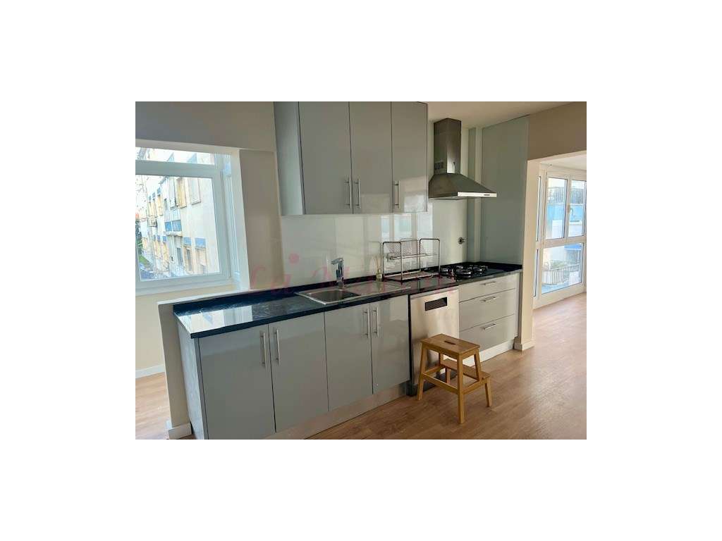 Apartamento T3 em Odivelas Centro - Grande imagem: 2/27