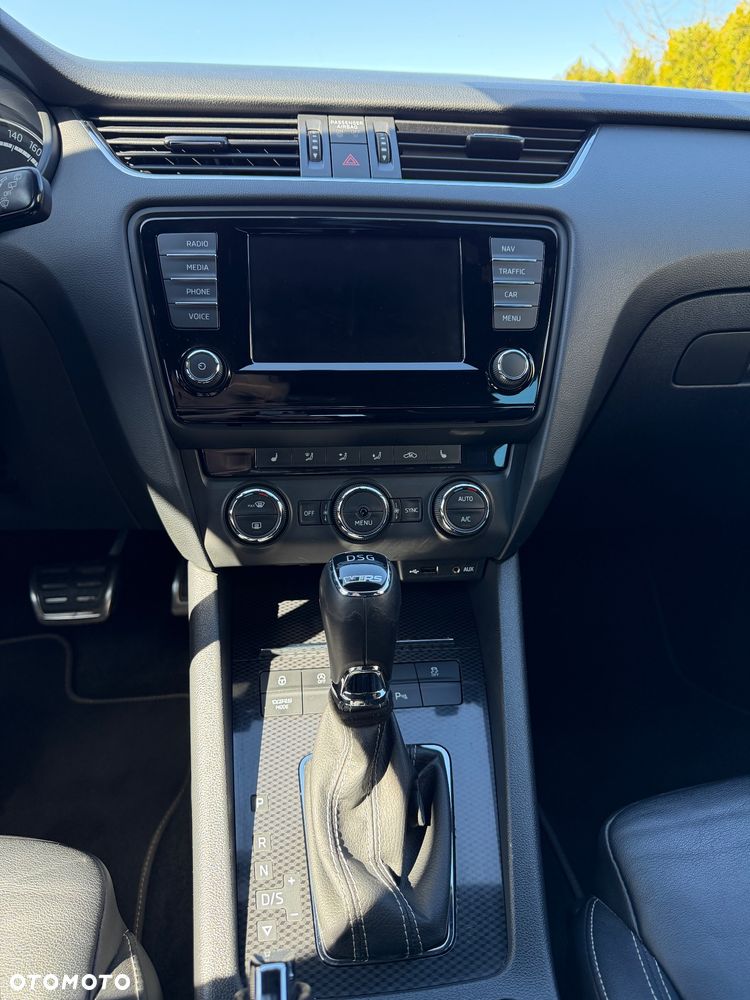 Skoda Octavia 2.0 TDI DSG RS - 11