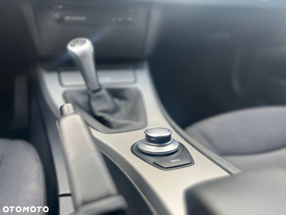 BMW Seria 3 318i - 18