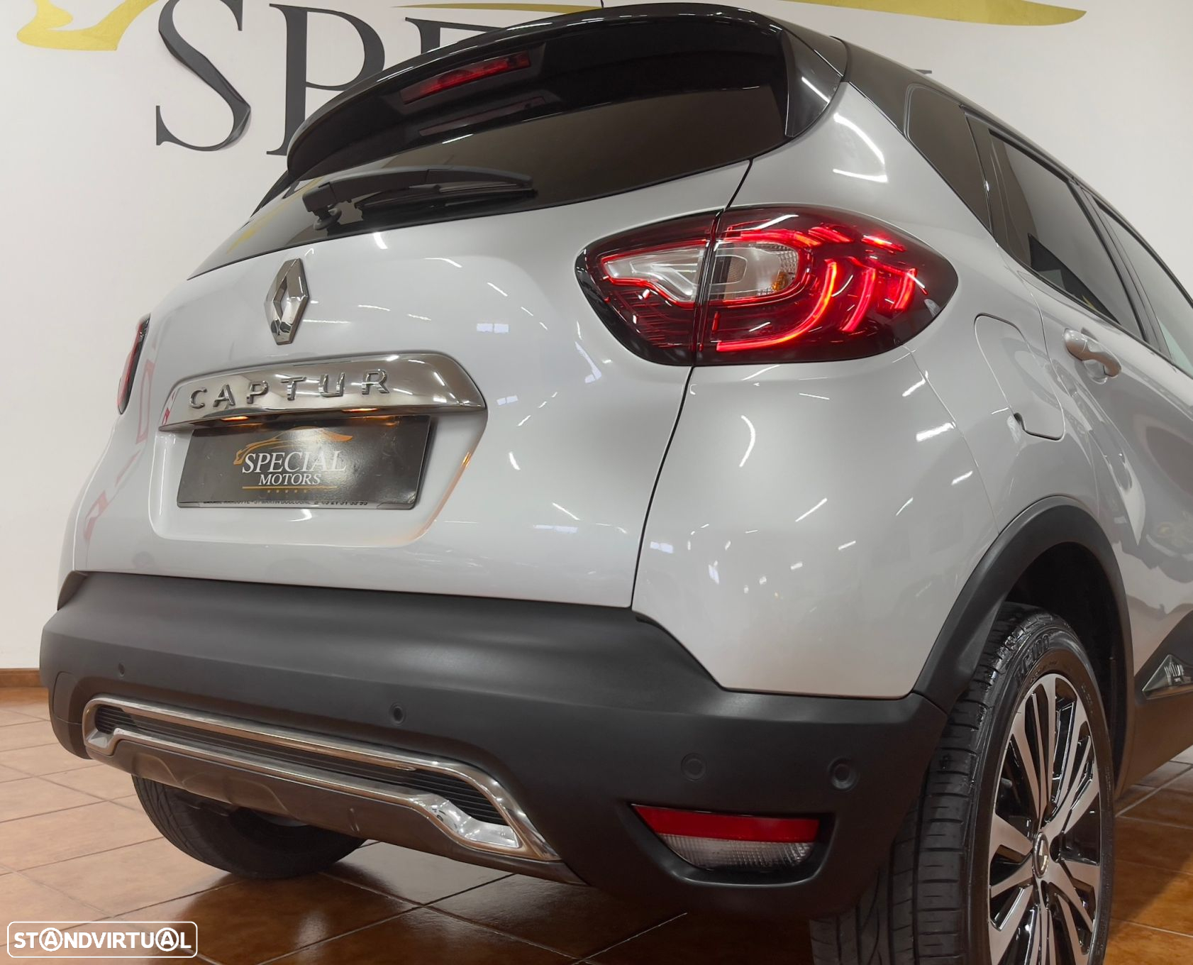 Renault Captur 1.3 TCe Initiale Paris - 10