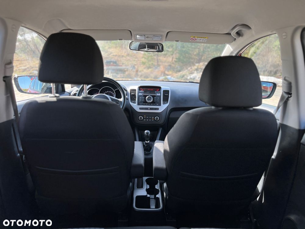 Kia Venga 1.4 L - 12