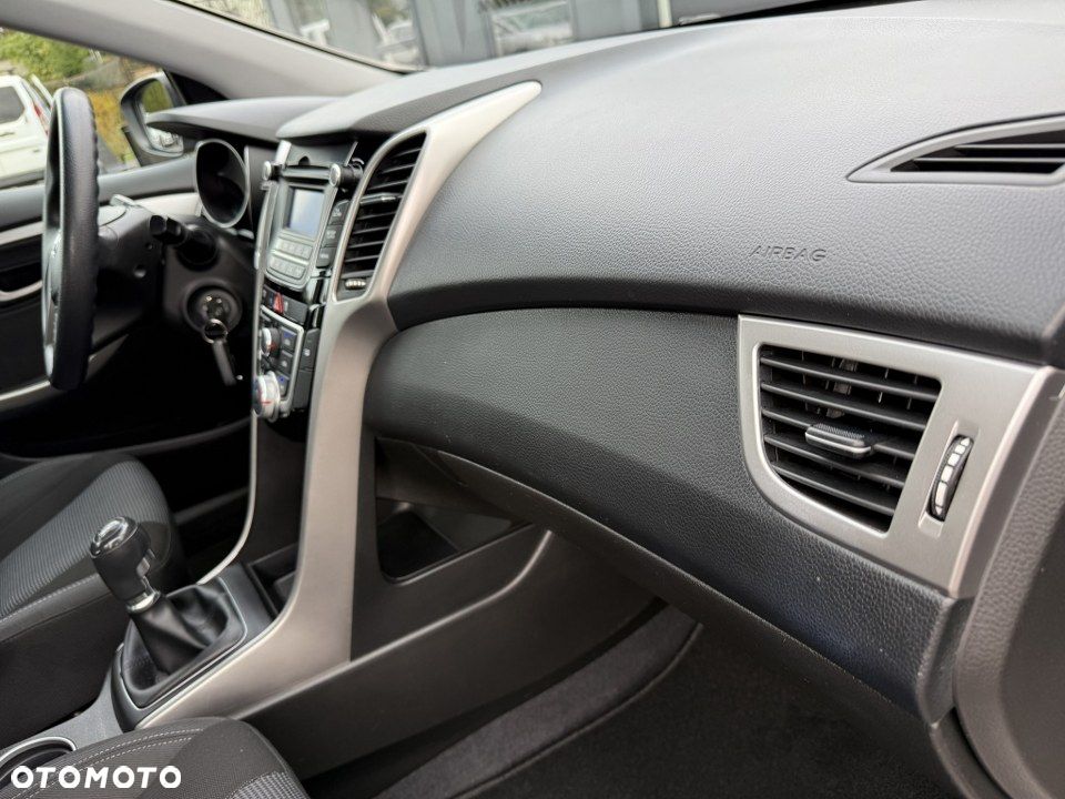 Hyundai i30 1.4 Premiere Comfort - 31