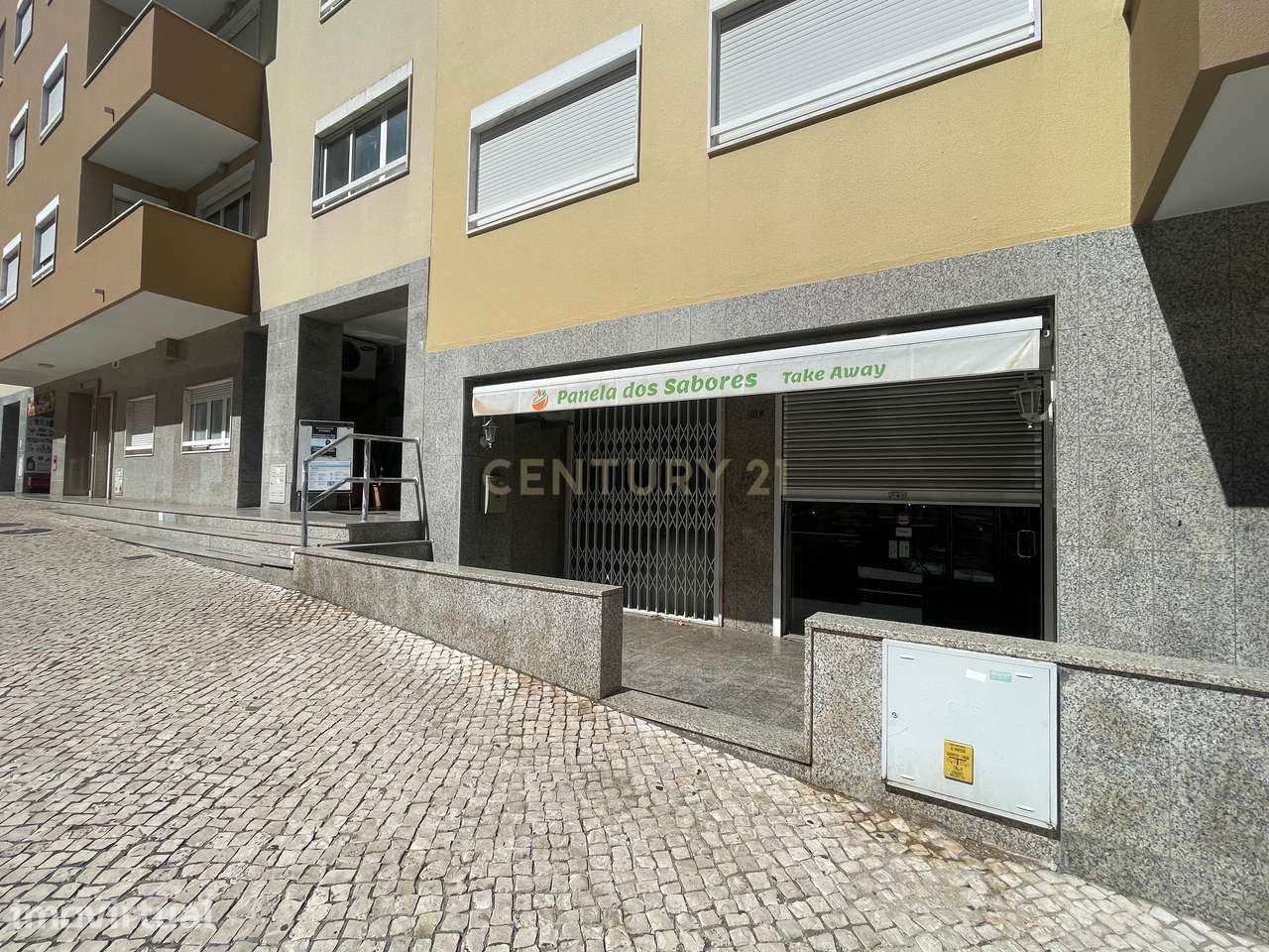 Espaço Comercial para Arrendamento em Carnaxide | Avenida Edmundo Lima - Grande imagem: 2/10