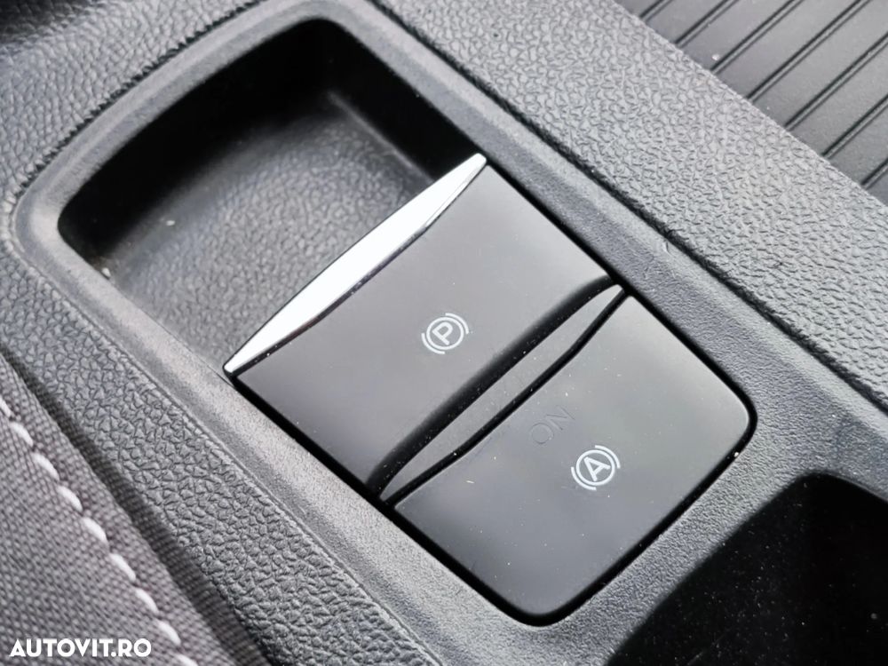 Ford Focus 1.0 EcoBoost Trend - 29