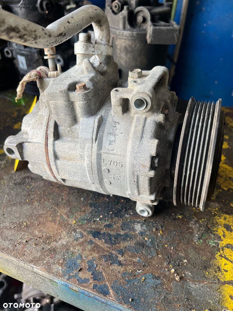 Kompresor sprężarka klimatyzacji Audi VW Skoda Seat 2E0820803G Denso - 4