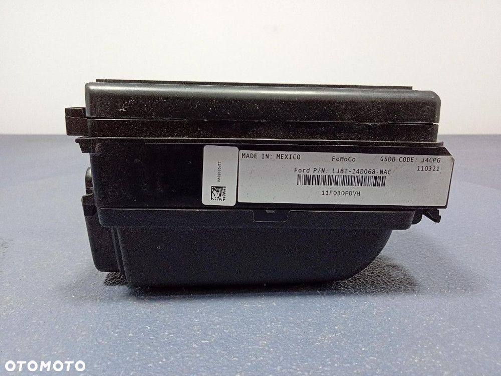 FORD MUSTANG MACH-E SKRZYNKA BEZPIECZNIKÓW LJ8T14D068NAC - 6