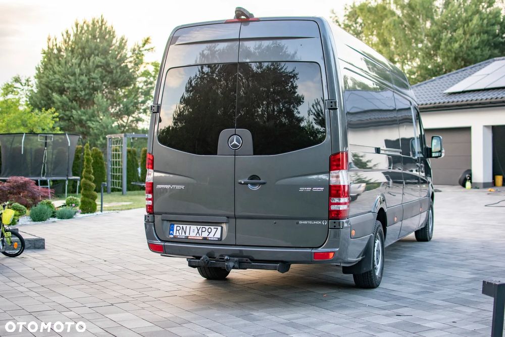 Mercedes-Benz Sprinter 319 - 11