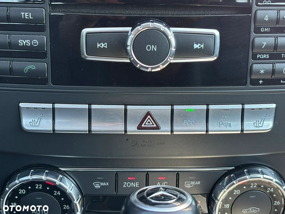 Mercedes-Benz Klasa C 180 BlueEFFICIENCY 7G-TRONIC Avantgarde - 29