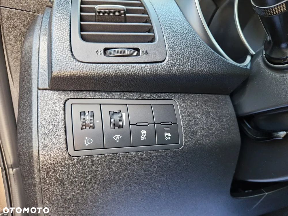 Kia Venga 1.6 CVVT Platinum Edition - 32