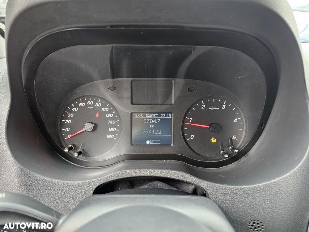 Mercedes-Benz Sprinter - 18