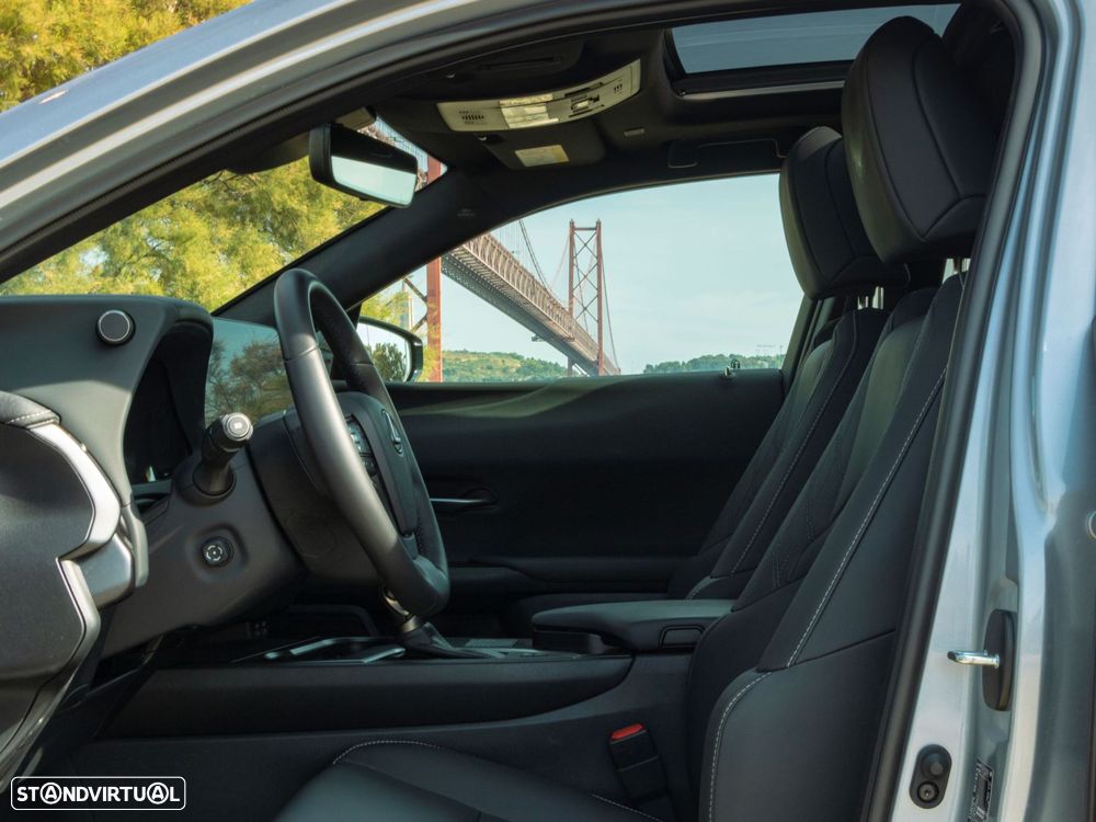 Lexus UX 250h Sport (Ecrã 12.3) - 13